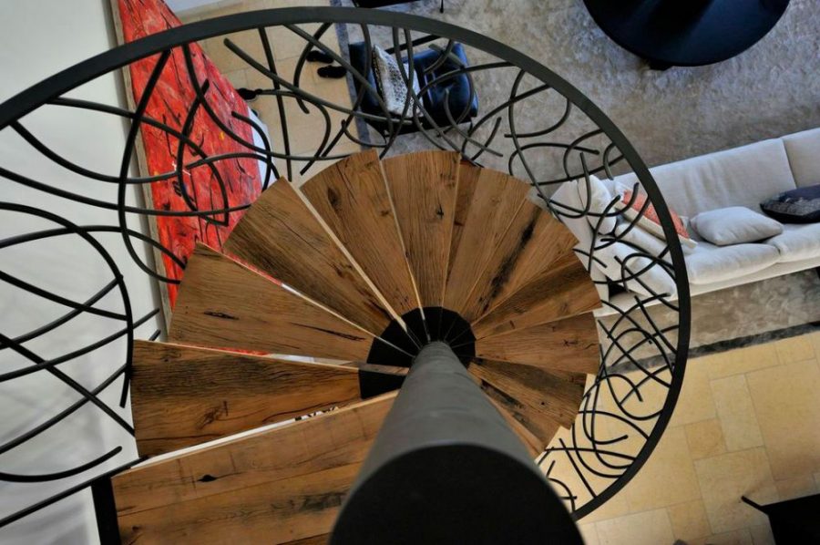 Custom wrap-around mezzanine & spiral staircase in Saint-Tropez